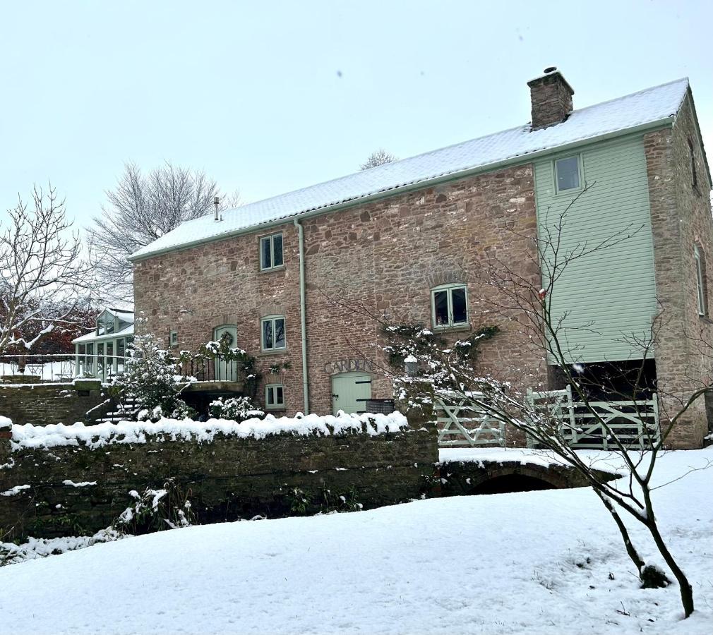 Beautiful Old Water Mill In Rural Herefordshire Eksteriør billede